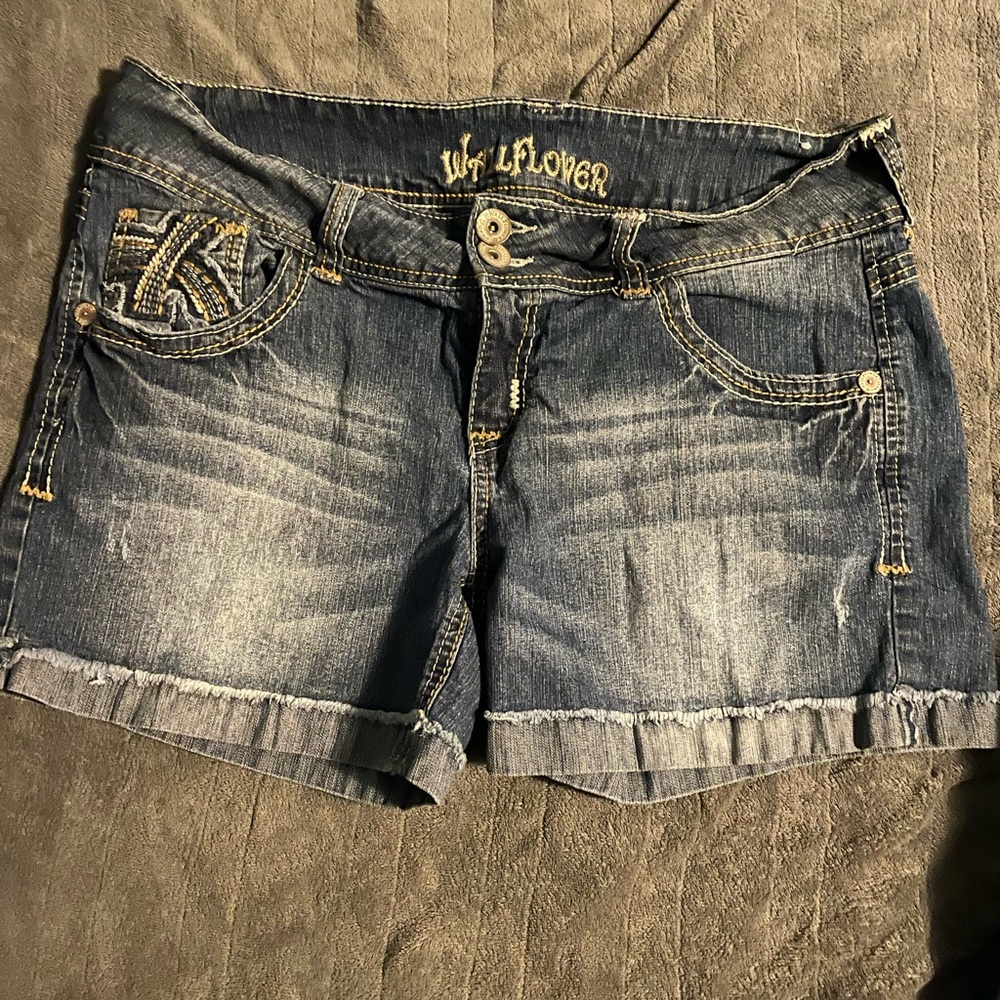 Women’s shorts size 14